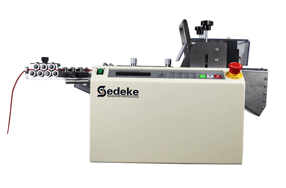 EC-6100 Automatic Sleeve Cutting Machine