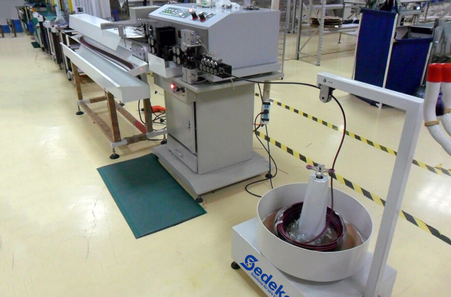 PF-05 Prealimentatore filo automatico