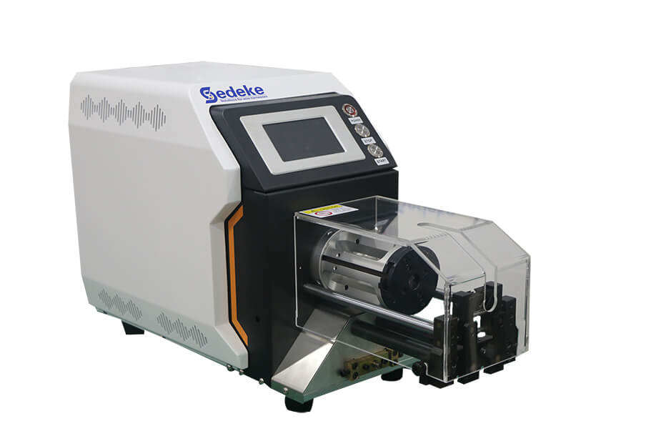 CS-5515 Automatyczna maszyna do ściągania izolacji z kabli koncentrycznych